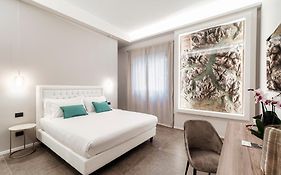 Como Lakeside Suites